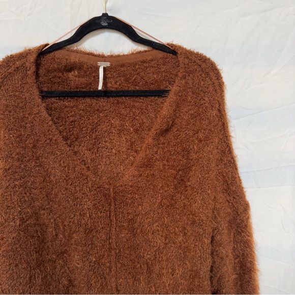 Free People Icing V-Neck Sweater in Brown Mocha-Java - Size Medium - Picture 9 of 12